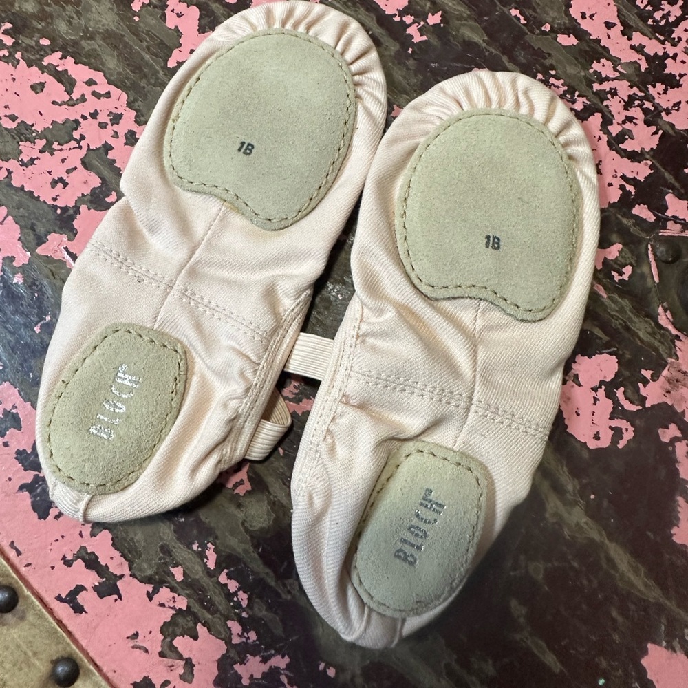 BLOCH canvas ballet slippers sz 1B - Picture 5 of 6